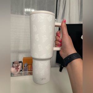 Simple modern 40 oz trek. Ghost harvest collection